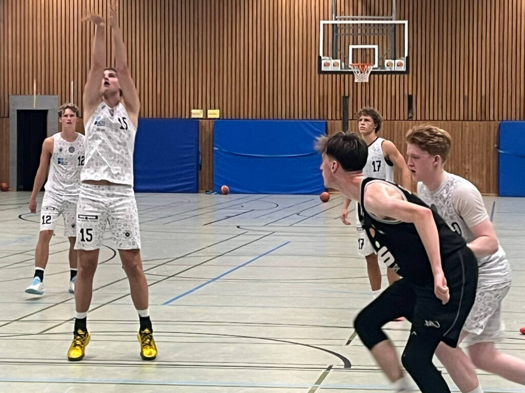 Herren 2: Ligakonkurrent Dorsten 2 erkämpft in Testspiel knappen Sieg