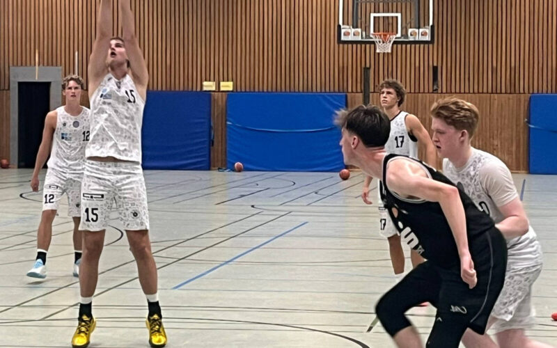 Justus Reuter bei Freiwürfen gegen BG Dorsten Justus Reuter bei Freiwürfen gegen BG Dorsten