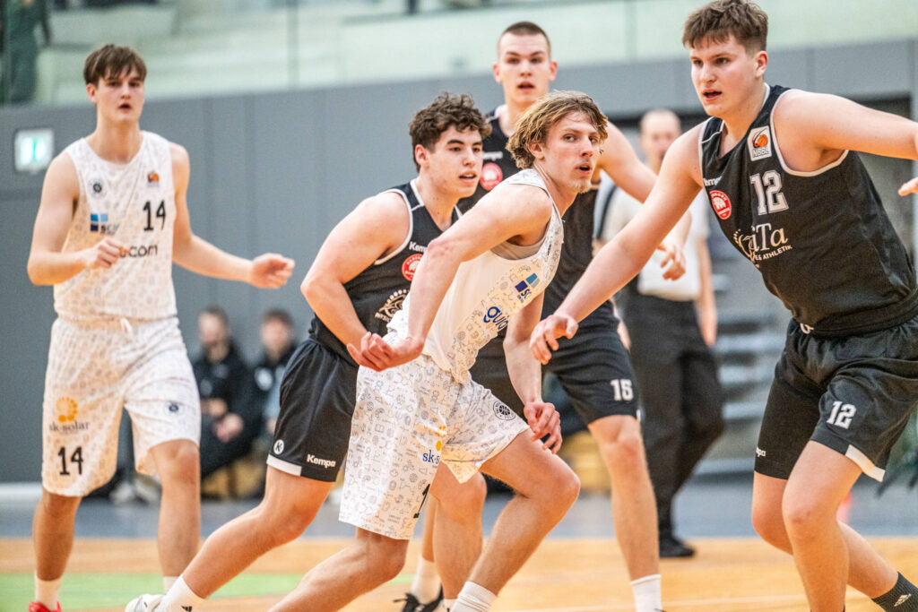 NBBL: Im zweiten Spiel könnte der UBC am Sonntag gegen den Erzrivalen aus Paderborn den Einzug in die zweite Einteilungsrunde klar machen